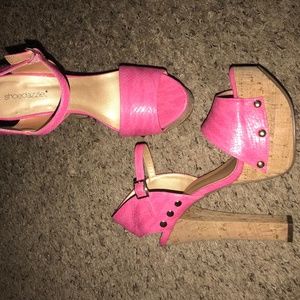 shoedazzle Pink cork platform heels size 9